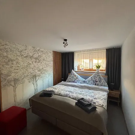 33 Apartament *