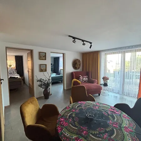 33 Apartament